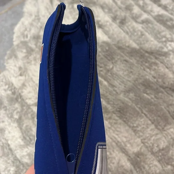 Vintage Smirnoff Toronto Maple Leafs neoprene bottle sleeve - Picture 4 of 5